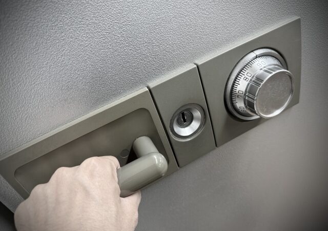 金庫鍵開けの方法とは？金庫が開かないときの対処法